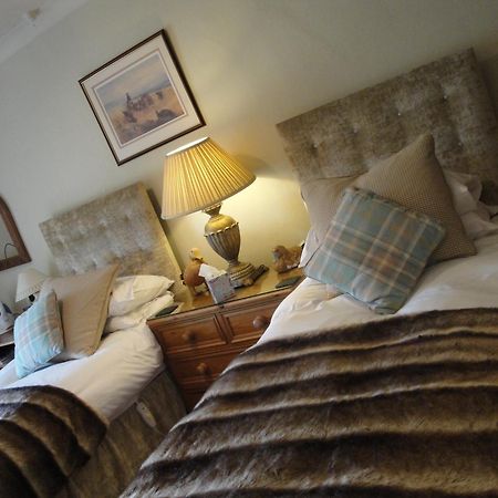 Bed and Breakfast Cary Fitzpaine House Babcary Habitación foto